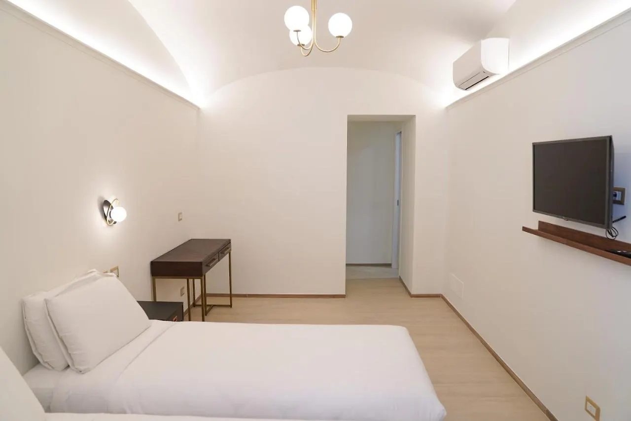 Charm&Bella Guest House Rome Italy